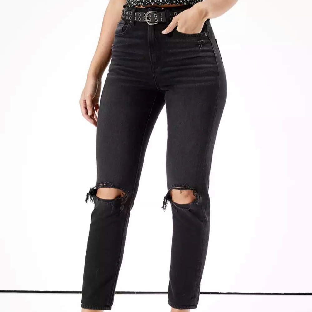 AE Ripped Mom Jean